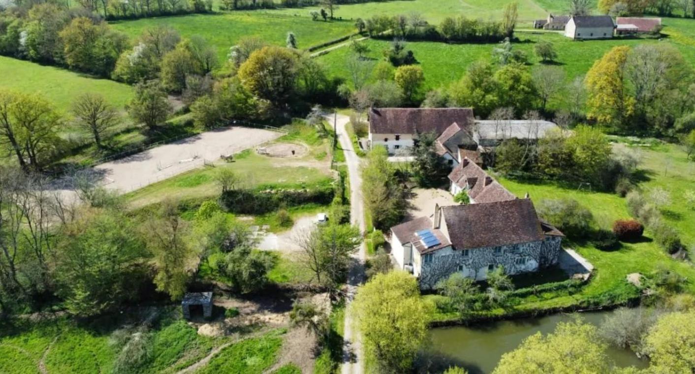 Ferme Equestre & Chambres D'Hotes Gateau Stables Proche Guedelon Saint-Amand-en-Puisaye Zewnętrze zdjęcie